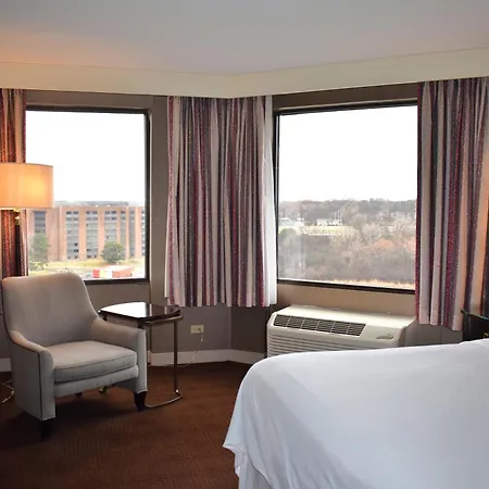 Sheraton Lisle Naperville Hotel