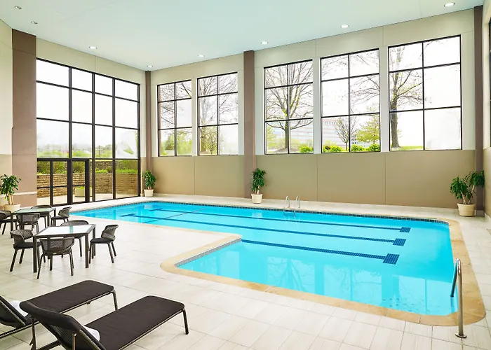 Sheraton Naperville 3*
