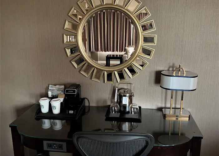 Sheraton Naperville Hotel 3*