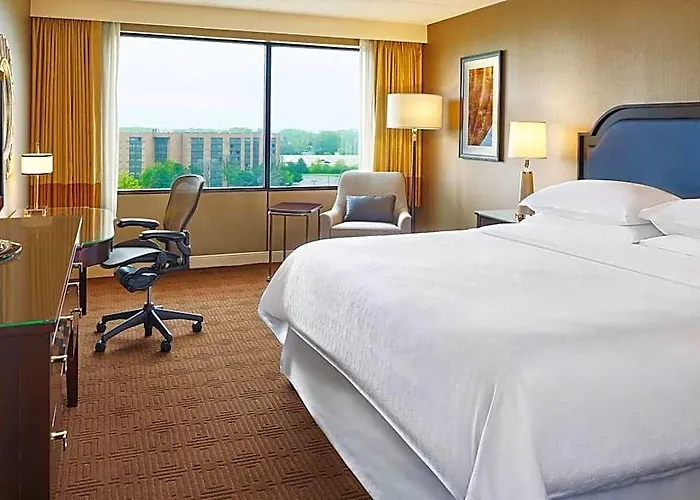 Sheraton Naperville Hotel