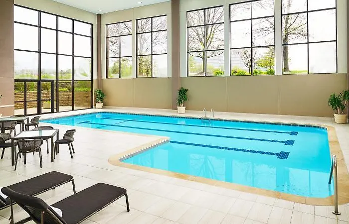 Sheraton Naperville Hotel 3*