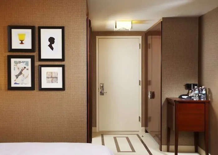 Hotel Sheraton Naperville 3*