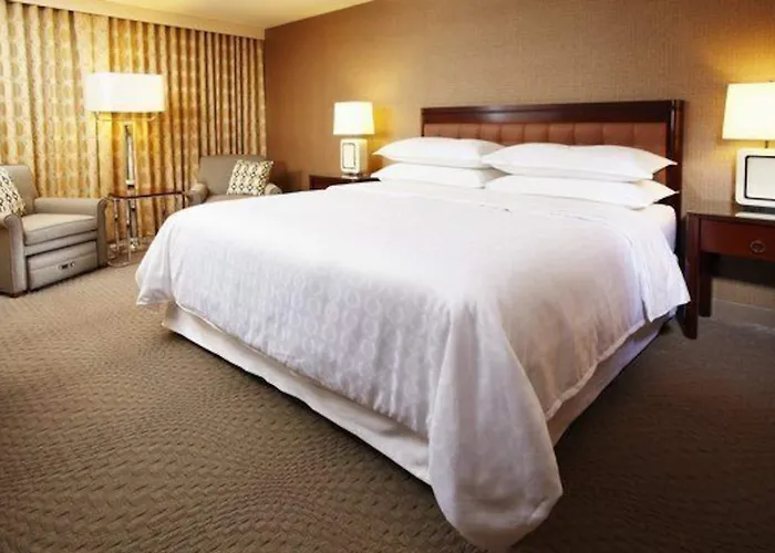 Hotel Sheraton Naperville 3*